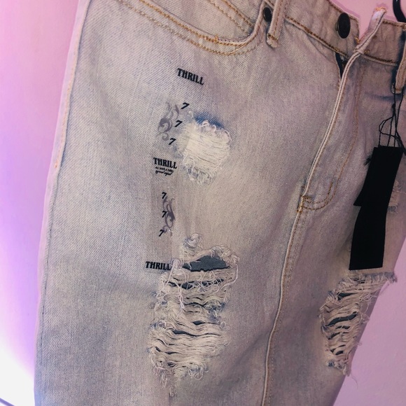 BRAND NEW DISTRESS JEAN SKIRT - Picture 2 of 5